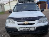 Chevrolet Niva 2015 года за 4 500 000 тг. в Уральск – фото 4