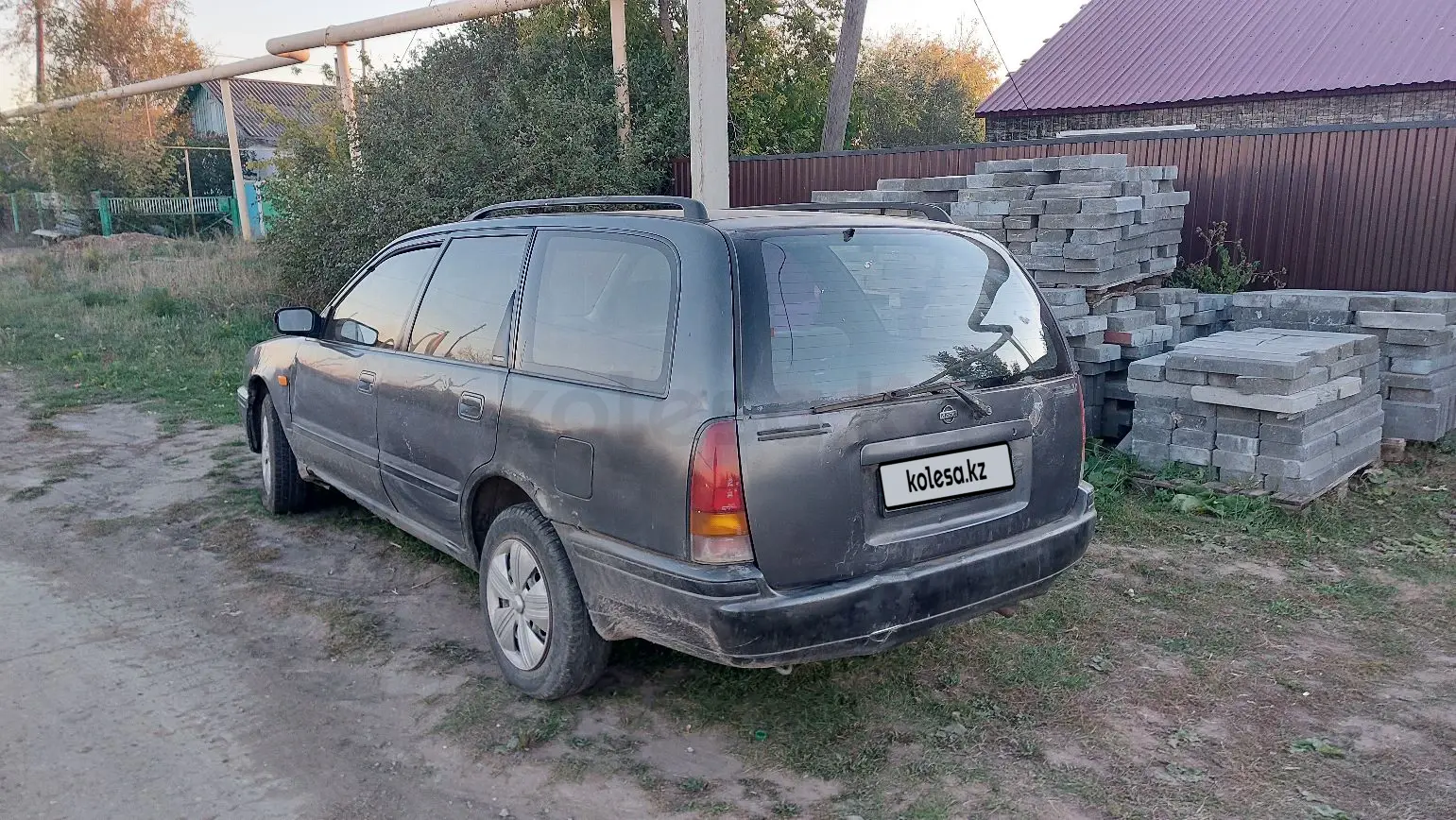 Nissan Primera, 1990