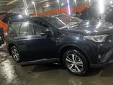 Toyota RAV4 2017 годаүшін10 500 000 тг. в Кокшетау – фото 3