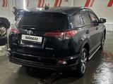 Toyota RAV4 2017 годаүшін10 500 000 тг. в Кокшетау – фото 4