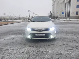 Toyota Camry, 2016