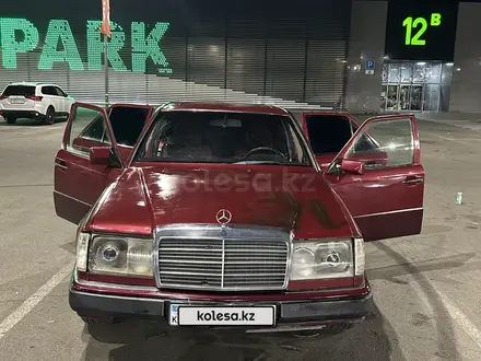 Mercedes-Benz E 200 1989 года за 800 000 тг. в Алматы – фото 7