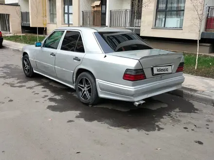 Mercedes-Benz E 200 1994 года за 1 250 000 тг. в Алматы – фото 2