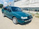 Volkswagen Passat 1995 годаfor850 000 тг. в Уральск