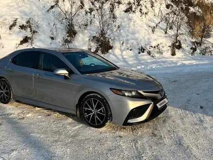 Toyota Camry 2021 года за 14 000 000 тг. в Алматы – фото 3