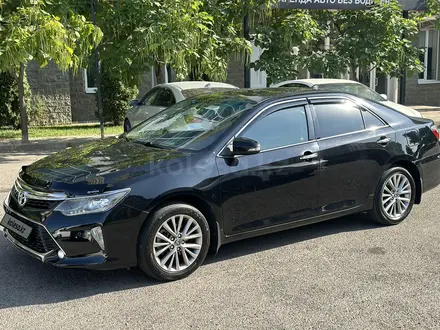 Toyota Camry 2017 года за 14 000 000 тг. в Алматы – фото 2