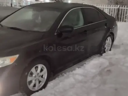 Toyota Camry 2011 года за 5 500 000 тг. в Уральск – фото 2