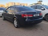 Hyundai Sonata 2005 годаүшін3 200 000 тг. в Актау – фото 2