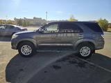 Toyota Fortuner 2012 года за 11 500 000 тг. в Уральск – фото 2