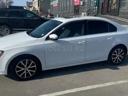 Volkswagen Jetta 2016 года за 6 600 000 тг. в Актау – фото 6