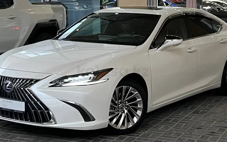 Lexus ES 300h 2022 годаfor26 000 000 тг. в Алматы