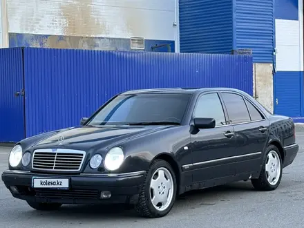 Mercedes-Benz E 320 1997 года за 3 800 000 тг. в Атырау – фото 4