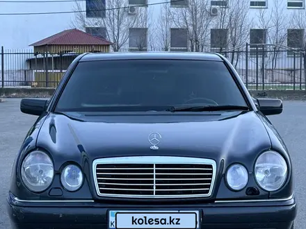 Mercedes-Benz E 320 1997 года за 3 800 000 тг. в Атырау – фото 14