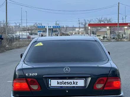 Mercedes-Benz E 320 1997 года за 3 800 000 тг. в Атырау – фото 8