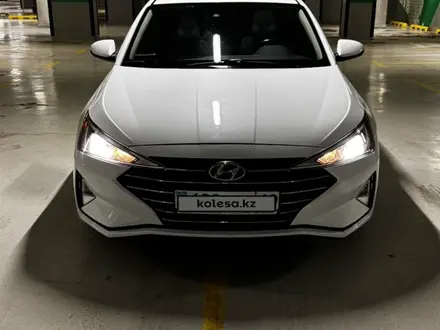 Hyundai Elantra 2019 года за 8 500 000 тг. в Астана