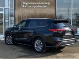 Toyota Highlander 2022 года за 29 500 000 тг. в Уральск – фото 2