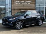 Toyota Highlander 2022 года за 29 500 000 тг. в Уральск