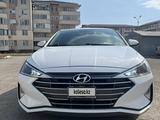 Hyundai Elantra 2019 года за 8 300 000 тг. в Тараз – фото 2