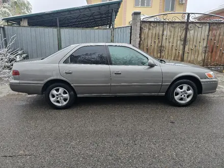 Toyota Camry 2000 года за 3 400 000 тг. в Алматы – фото 4