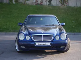 Mercedes-Benz E 320