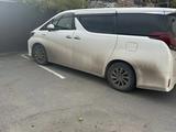 Toyota Alphard 2017 годаfor23 000 000 тг. в Петропавловск – фото 2