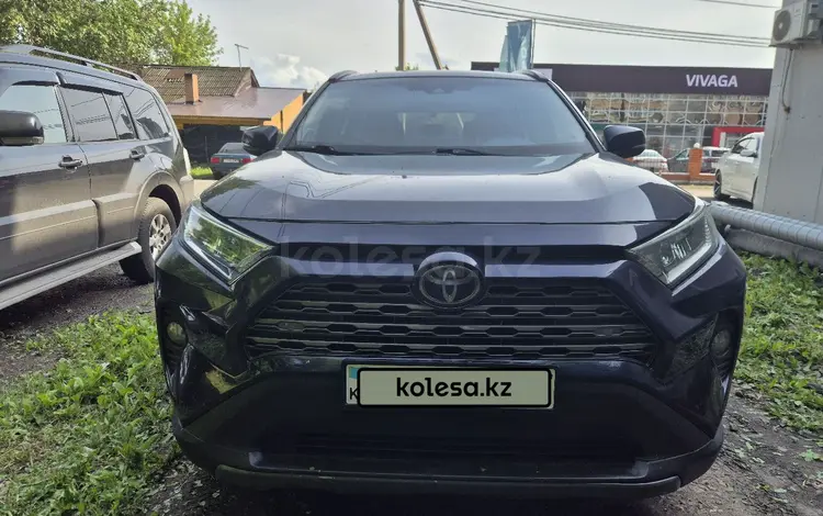 Toyota RAV4 2021 года за 14 500 000 тг. в Петропавловск