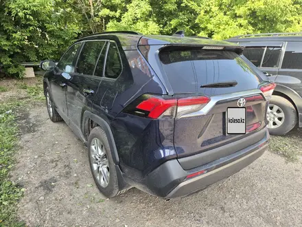 Toyota RAV4 2021 года за 14 500 000 тг. в Петропавловск – фото 5