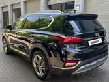 Hyundai Santa Fe 2019 года за 13 700 000 тг. в Алматы – фото 3