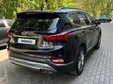 Hyundai Santa Fe 2019 года за 13 700 000 тг. в Алматы – фото 4