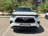 Toyota Highlander 2022 года за 24 000 000 тг. в Уральск – фото 3