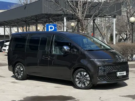 Hyundai Staria 2023 года за 20 500 000 тг. в Алматы