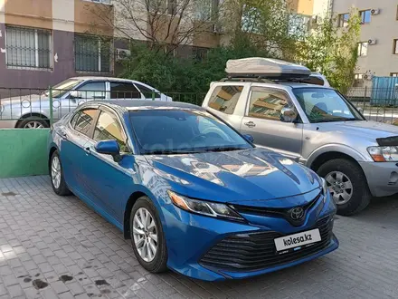 Toyota Camry 2019 года за 10 500 000 тг. в Актау