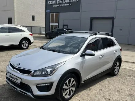 Kia Rio X-Line 2018 года за 8 000 000 тг. в Уральск – фото 2