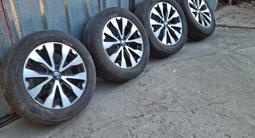 Оригинальные диски R18 Subaru Outback BS (с резиной) за 300 000 тг. в Алматы