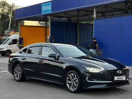 Hyundai Sonata 2022 года за 10 800 000 тг. в Алматы – фото 13