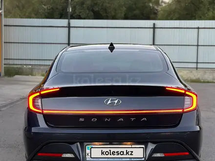 Hyundai Sonata 2022 года за 10 800 000 тг. в Алматы – фото 19