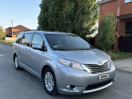 Toyota Sienna 2015 года за 11 000 000 тг. в Актобе – фото 19