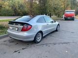 Mercedes-Benz C 200 2002 года за 4 200 000 тг. в Караганда – фото 2