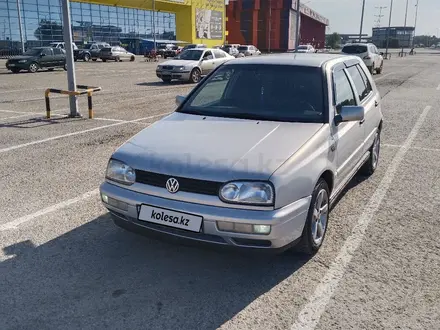 Volkswagen Golf 1997 года за 2 870 000 тг. в Актобе