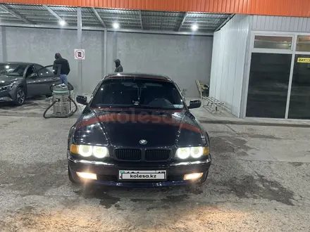 BMW 735 1999 года за 4 000 000 тг. в Шымкент