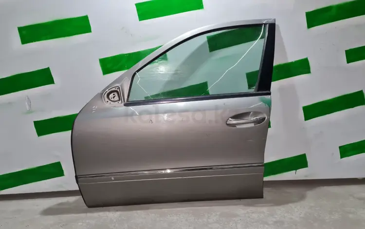 Дверь передняя левая на Mercedes Benz E320 W211 (211) за 25 000 тг. в Алматы