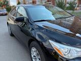 Toyota Camry 2016 года за 5 500 000 тг. в Уральск – фото 2