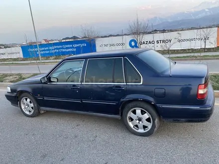 Volvo 960 1996 года за 1 400 000 тг. в Алматы – фото 2