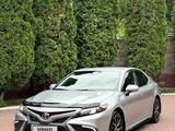 Toyota Camry 2022 года за 11 000 000 тг. в Алматы
