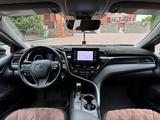 Toyota Camry 2022 года за 11 000 000 тг. в Алматы – фото 5