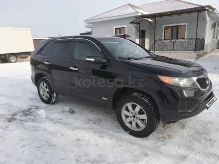 Kia Sorento 2011 года за 7 000 000 тг. в Атырау – фото 2