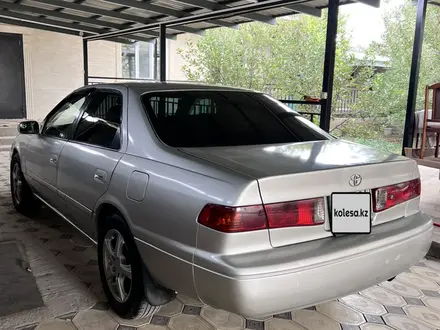 Toyota Camry 2000 года за 3 600 000 тг. в Алматы – фото 4