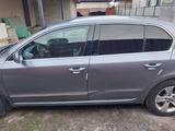 Skoda Superb 2012 года за 4 000 000 тг. в Алматы – фото 3