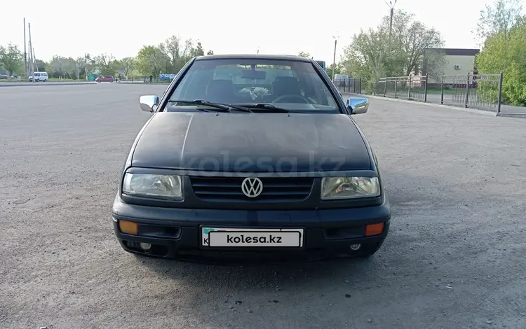 Volkswagen Vento 1993 годаfor1 300 000 тг. в Караганда