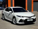 Toyota Camry 2023 годаүшін15 500 000 тг. в Актобе – фото 3